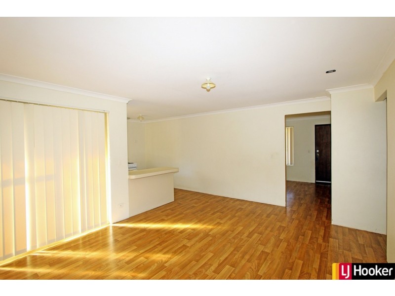 1/19 Oaklands Avenue, Halls Head WA 6210