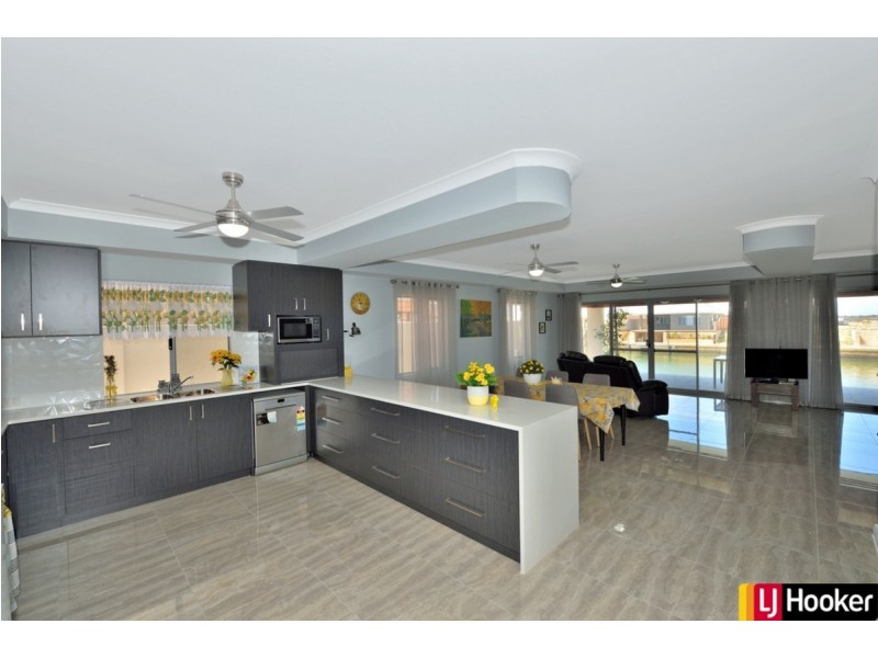 105 Waterlily Drive, Dudley Park WA 6210