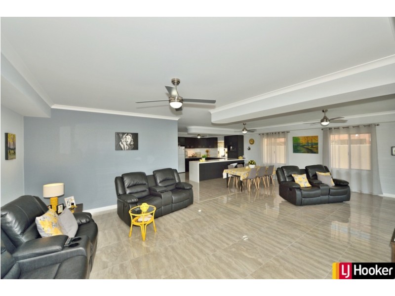 105 Waterlily Drive, Dudley Park WA 6210