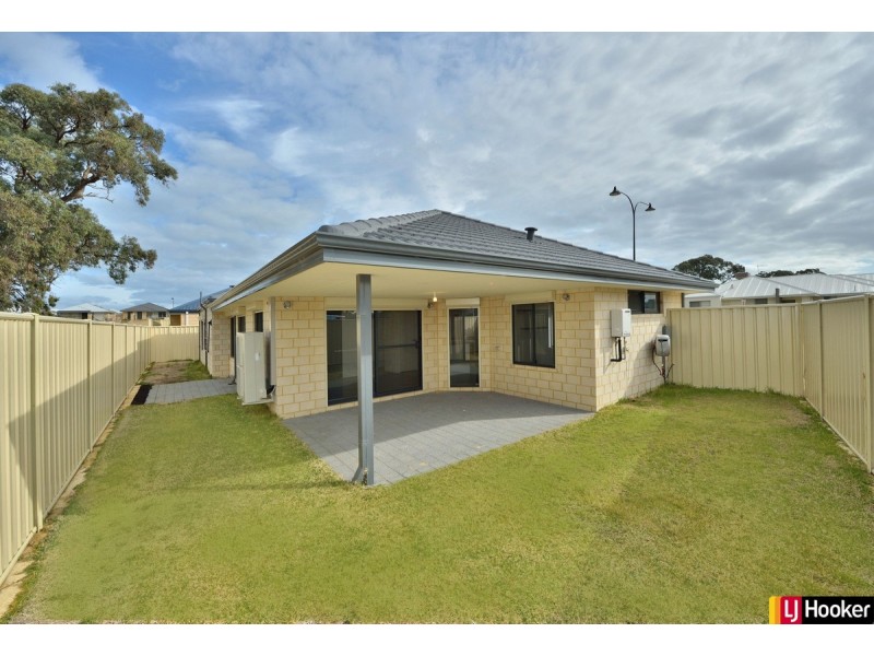 144 Lake Valley Drive, Lakelands WA 6180