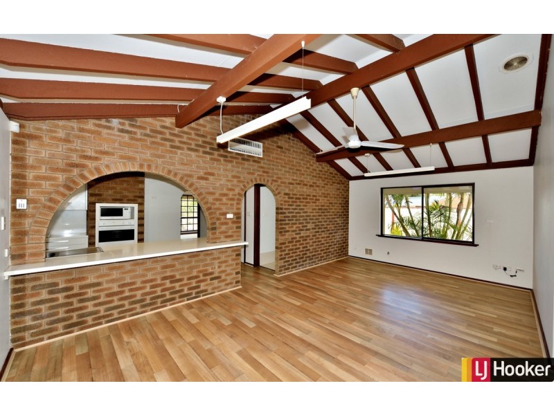 9 Sandalwood Parade, Halls Head WA 6210