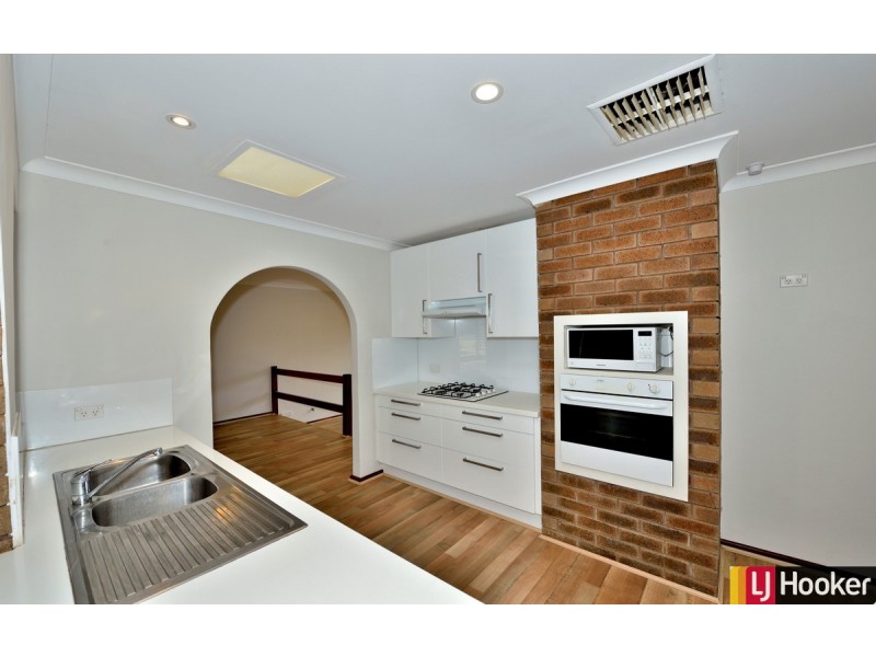 9 Sandalwood Parade, Halls Head WA 6210