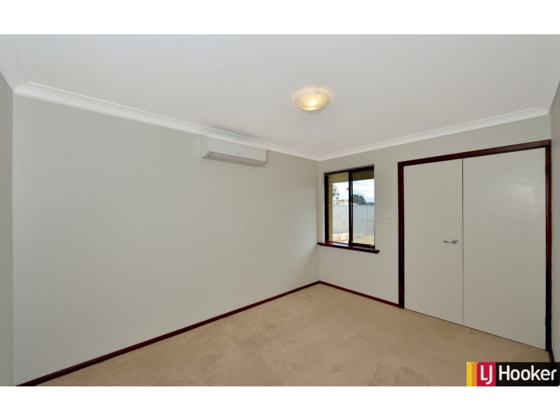 9 Sandalwood Parade, Halls Head WA 6210