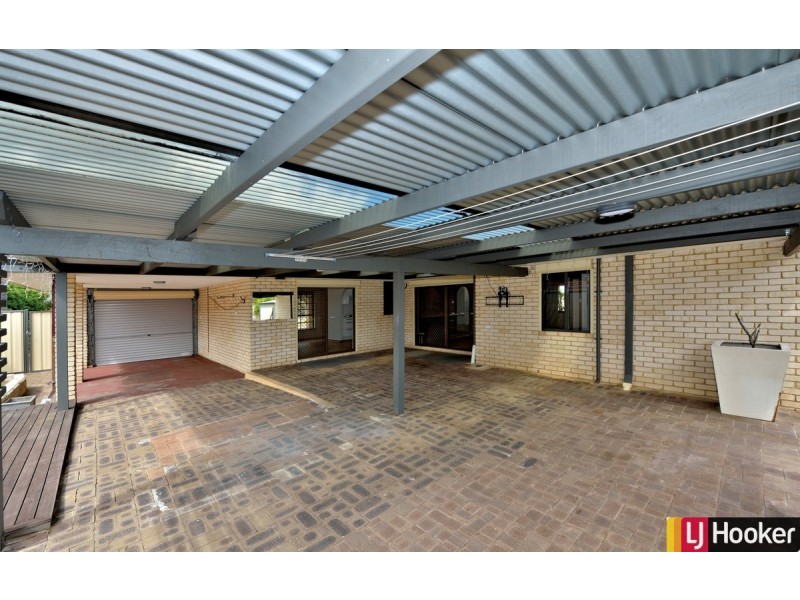 9 Sandalwood Parade, Halls Head WA 6210