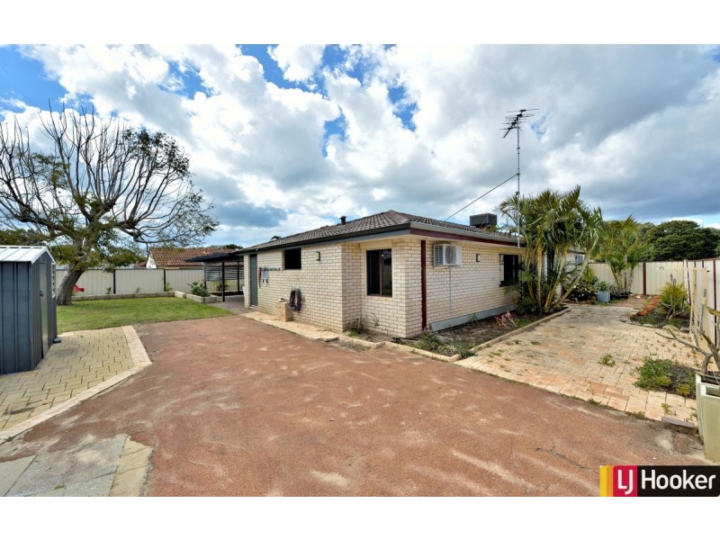 9 Sandalwood Parade, Halls Head WA 6210