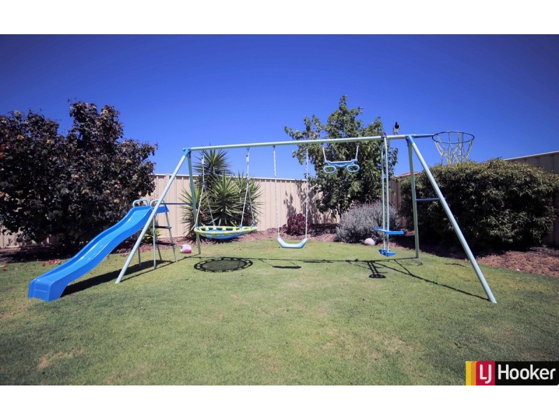 14 Sinclair Vista, Lakelands WA 6180