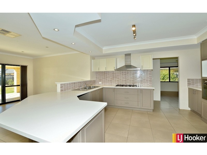 6 Santalum Circus, Halls Head WA 6210