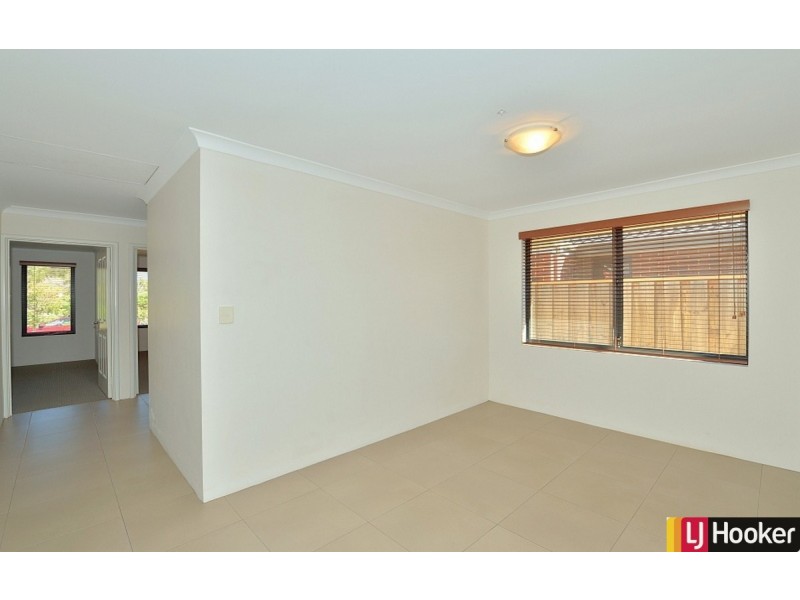 6 Santalum Circus, Halls Head WA 6210