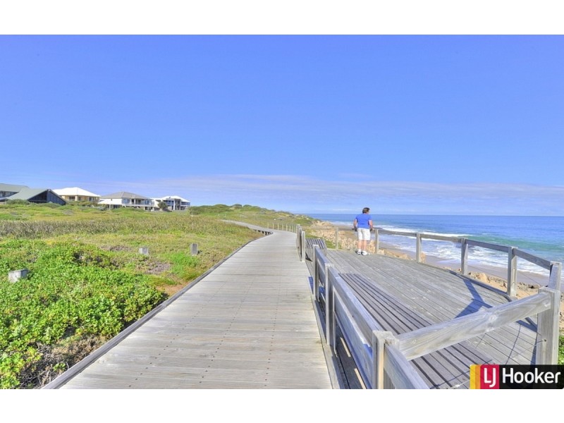 6 Santalum Circus, Halls Head WA 6210