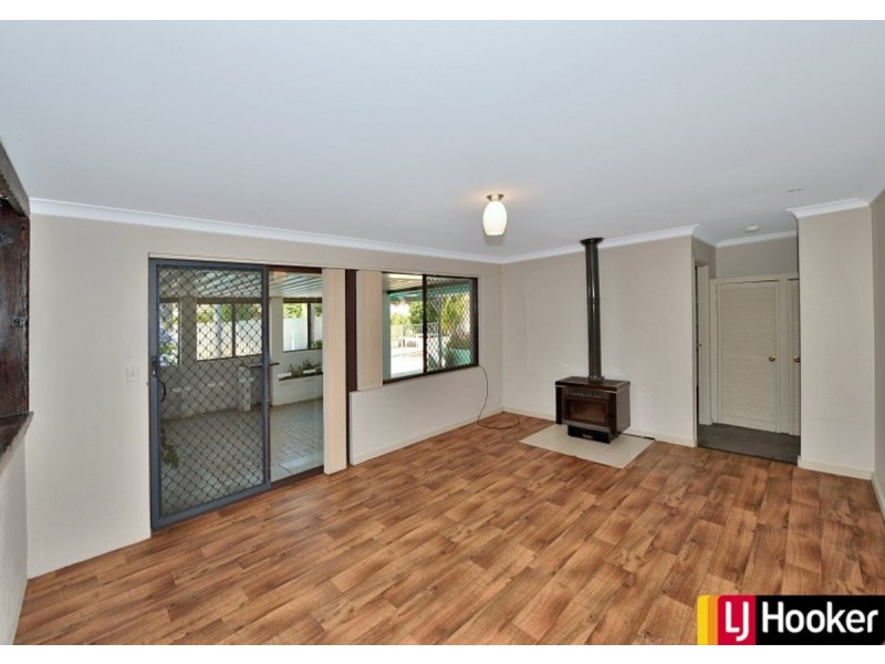 35 Elderberry Circle, Halls Head WA 6210