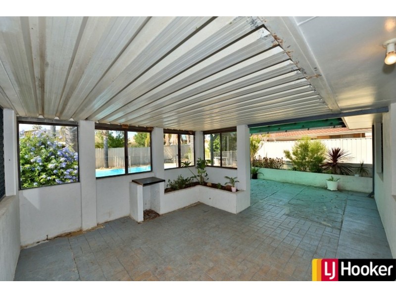 35 Elderberry Circle, Halls Head WA 6210