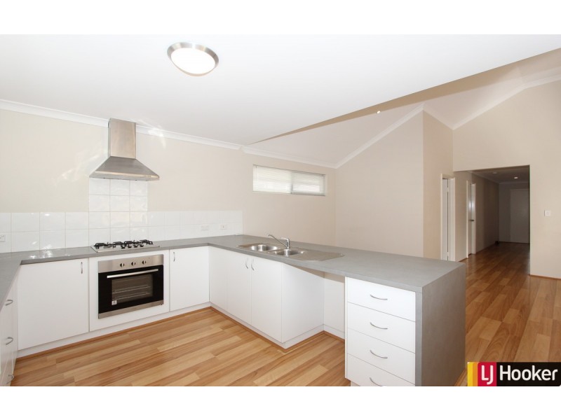 68 Leisure Way, Halls Head WA 6210