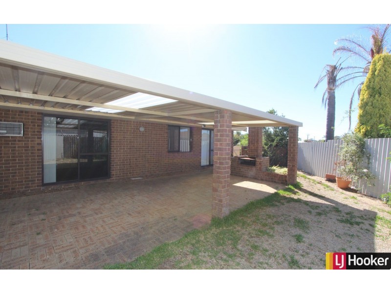 1 Volga Place, Greenfields WA 6210