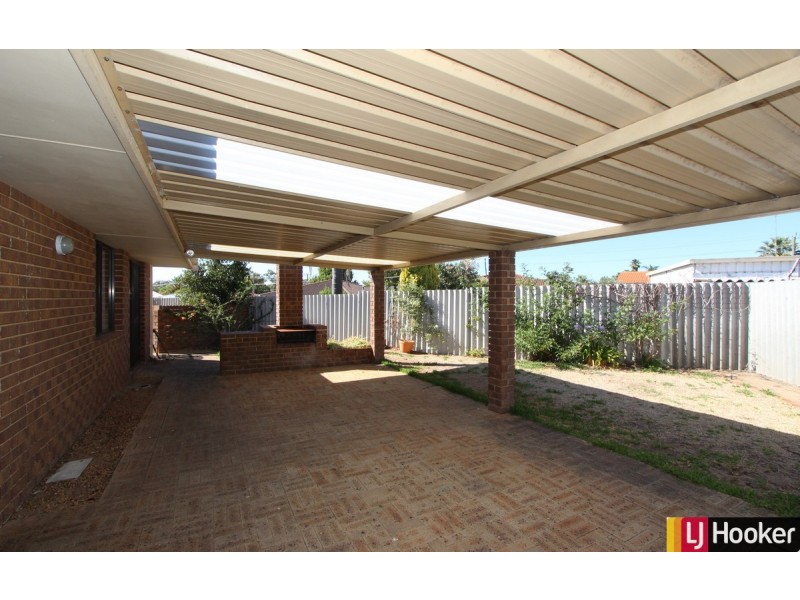 1 Volga Place, Greenfields WA 6210