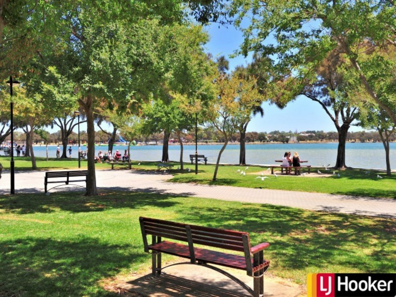 8 Illabrook Street, Dudley Park WA 6210