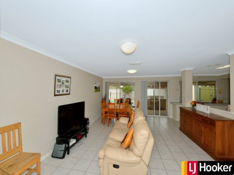 8 Illabrook Street, Dudley Park WA 6210