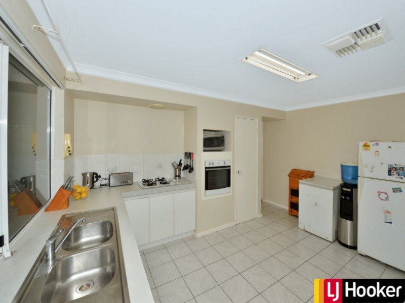 8 Illabrook Street, Dudley Park WA 6210