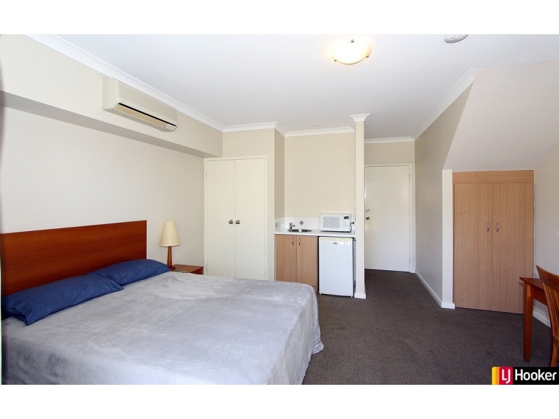 70B/20 Apollo Place, Halls Head WA 6210