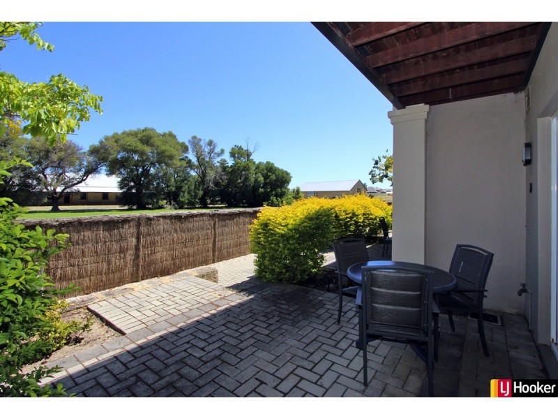 70B/20 Apollo Place, Halls Head WA 6210
