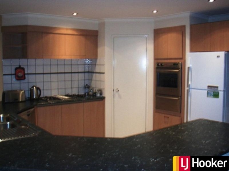 10 Rialto Place, Halls Head WA 6210