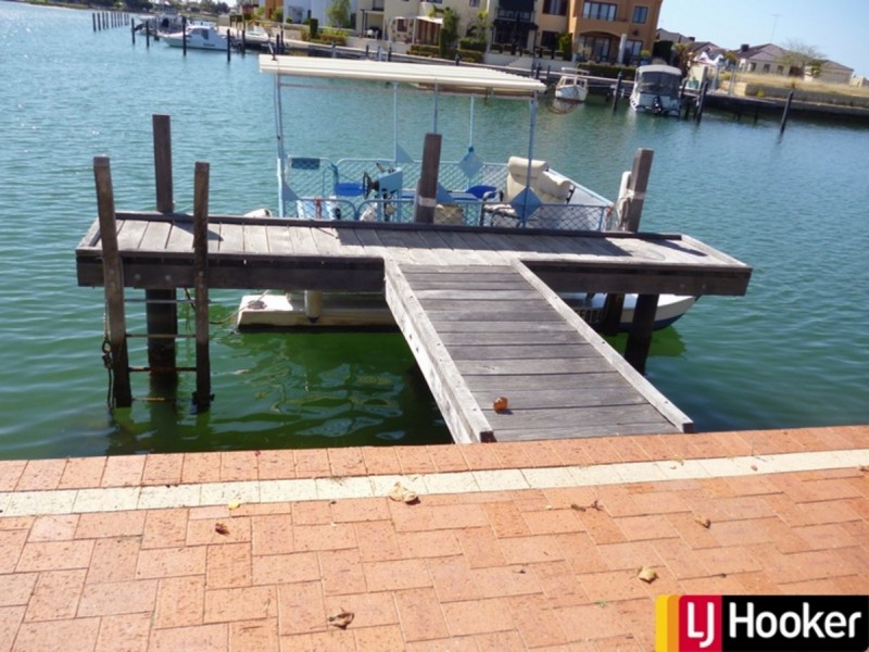 10 Rialto Place, Halls Head WA 6210