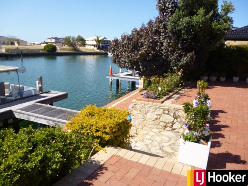 10 Rialto Place, Halls Head WA 6210