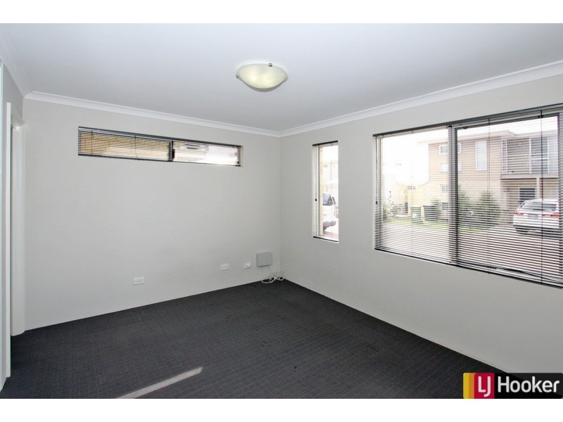 63 Leisure Way, Halls Head WA 6210