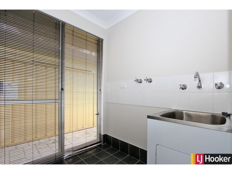 63 Leisure Way, Halls Head WA 6210