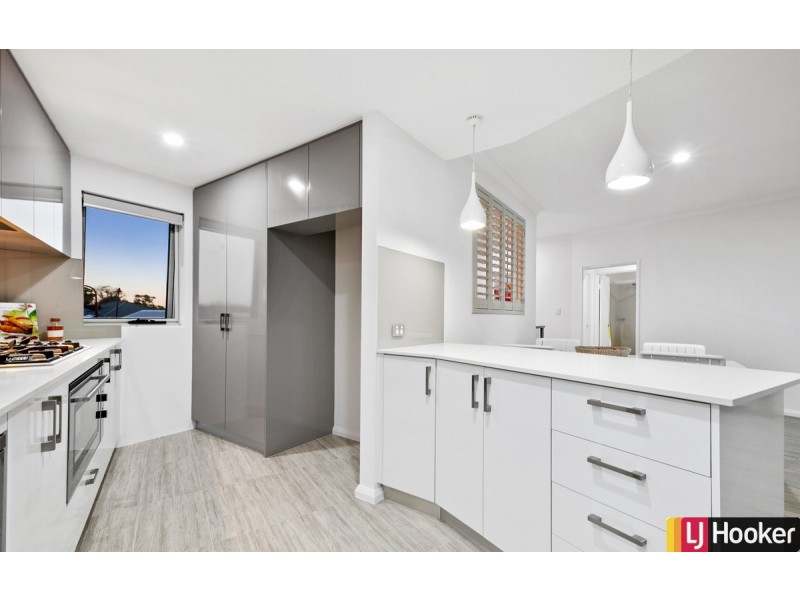 2 Tralee Place, Meadow Springs WA 6210