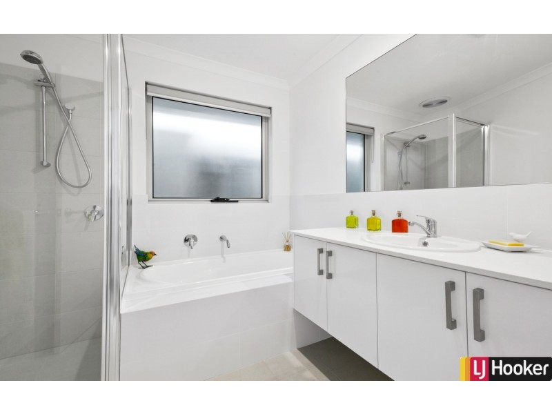 2 Tralee Place, Meadow Springs WA 6210