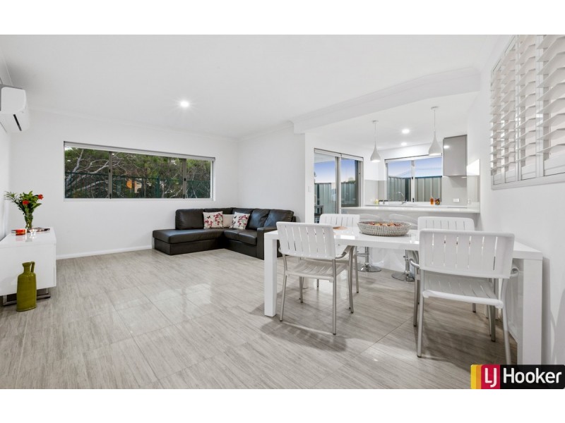 2 Tralee Place, Meadow Springs WA 6210