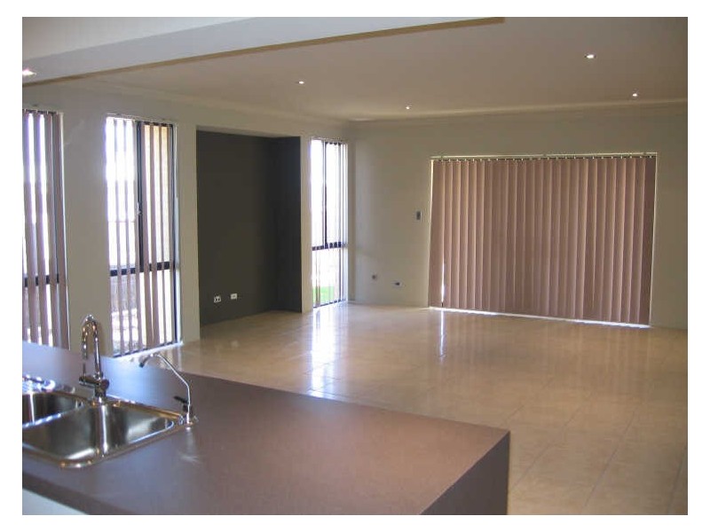 20 Moorhen Green, Dudley Park WA 6210