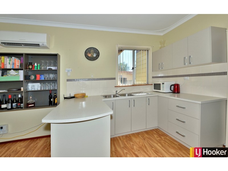 10 Kallang Road, Coodanup WA 6210