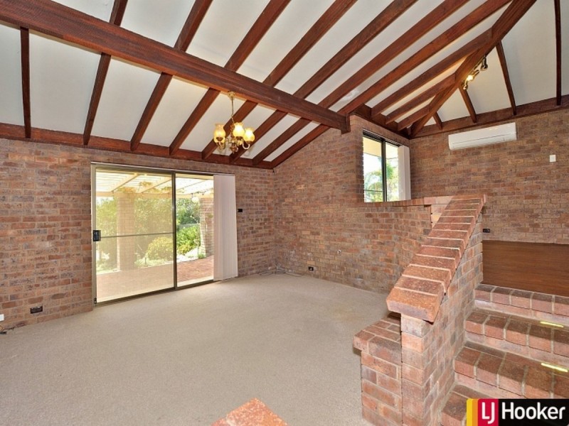 35 Carina Circle, Halls Head WA 6210