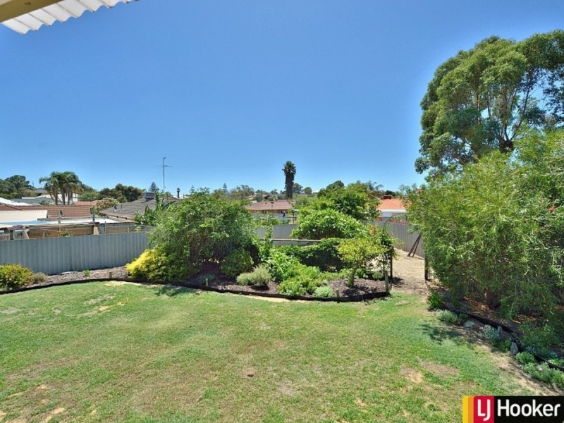 35 Carina Circle, Halls Head WA 6210