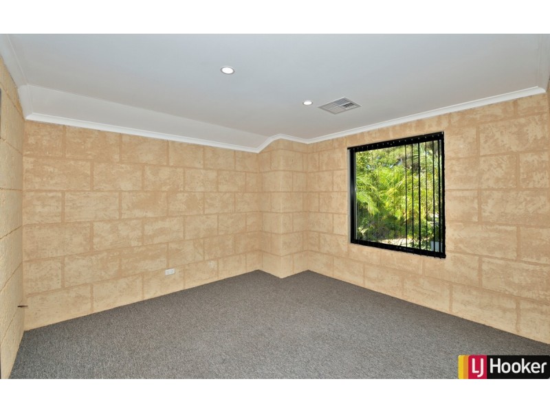 140 Peelwood Parade, Halls Head WA 6210