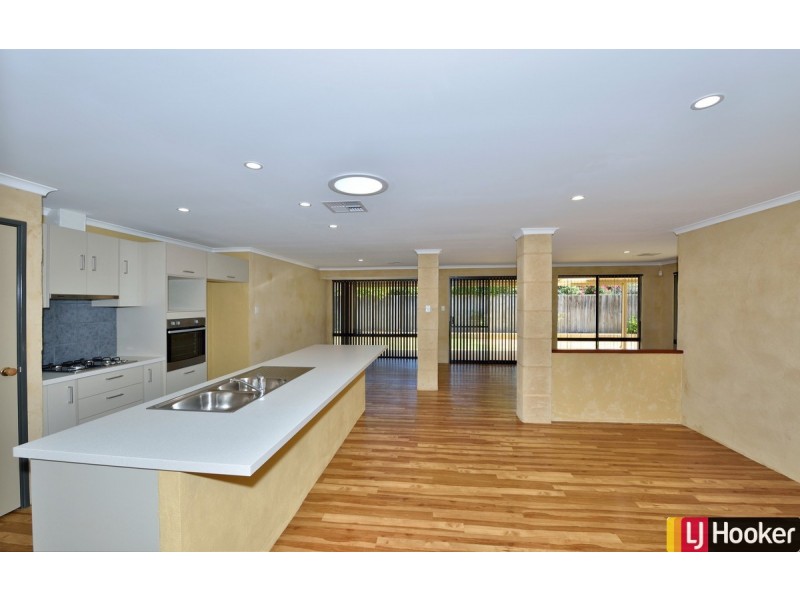 140 Peelwood Parade, Halls Head WA 6210