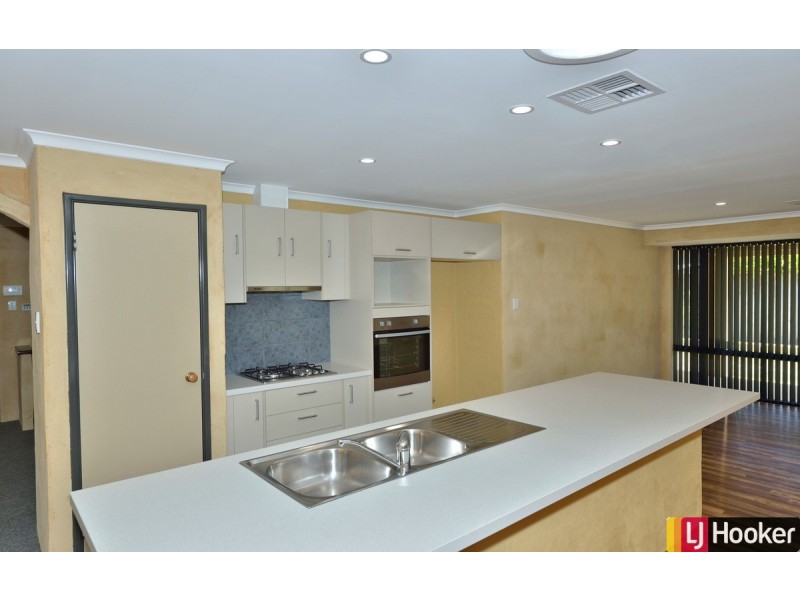 140 Peelwood Parade, Halls Head WA 6210