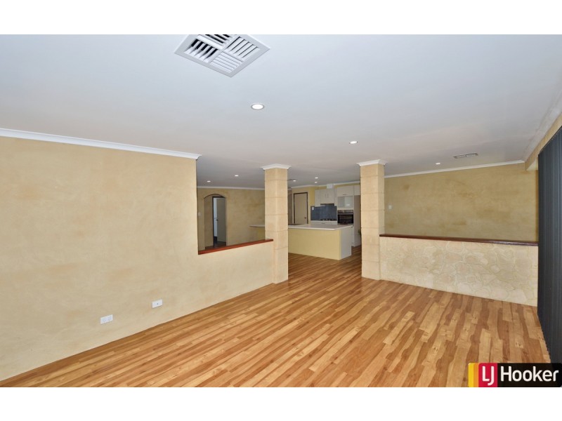 140 Peelwood Parade, Halls Head WA 6210