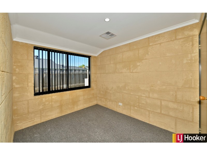 140 Peelwood Parade, Halls Head WA 6210