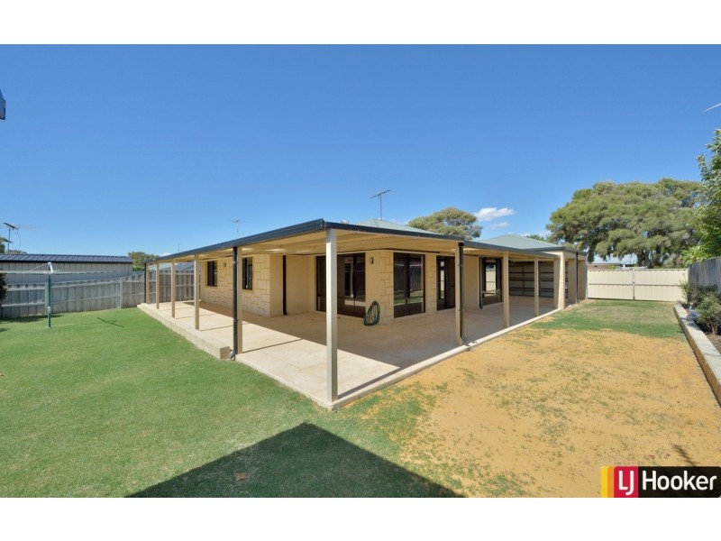 140 Peelwood Parade, Halls Head WA 6210