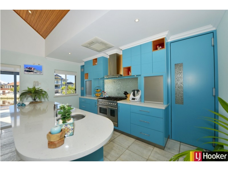 31 Ragamuffin Point, Halls Head WA 6210