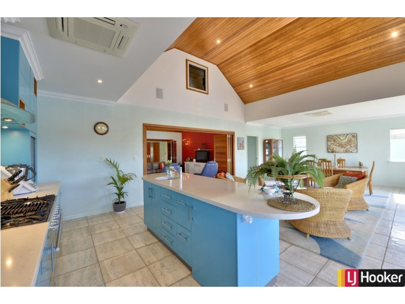 31 Ragamuffin Point, Halls Head WA 6210