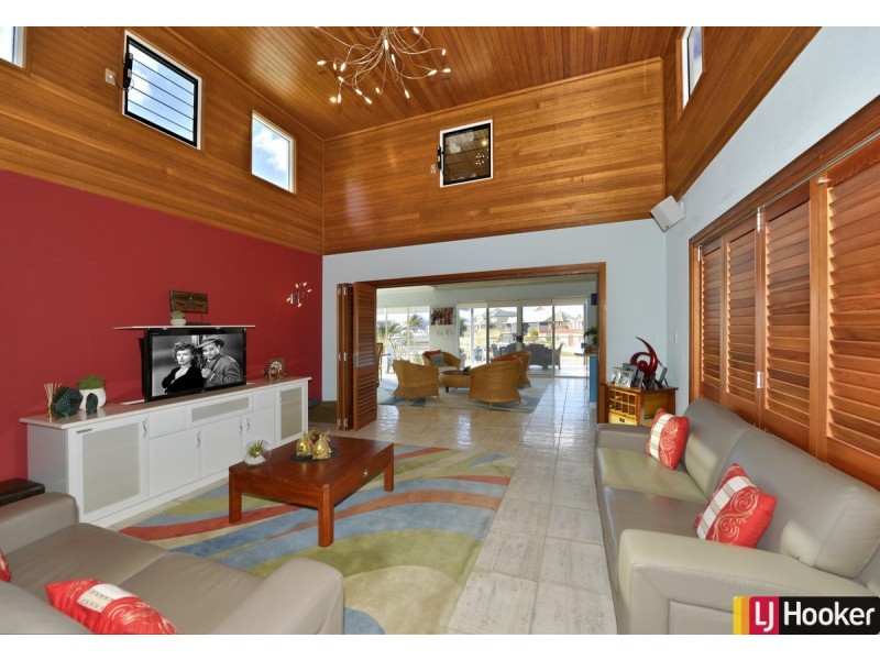 31 Ragamuffin Point, Halls Head WA 6210