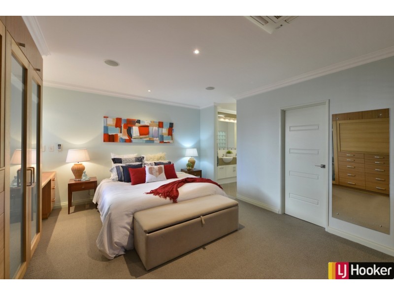 31 Ragamuffin Point, Halls Head WA 6210