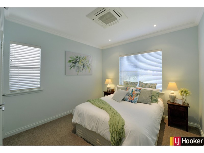 31 Ragamuffin Point, Halls Head WA 6210