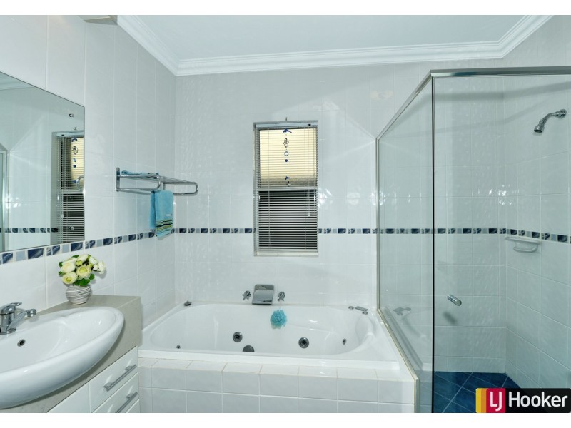 31 Ragamuffin Point, Halls Head WA 6210