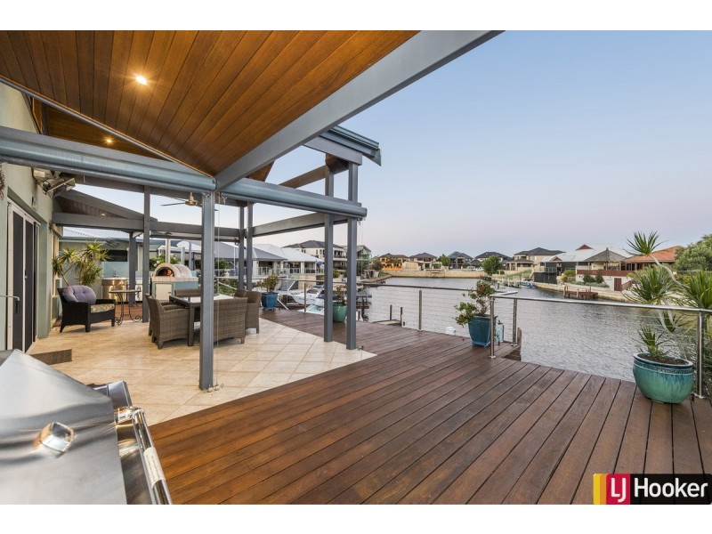 31 Ragamuffin Point, Halls Head WA 6210