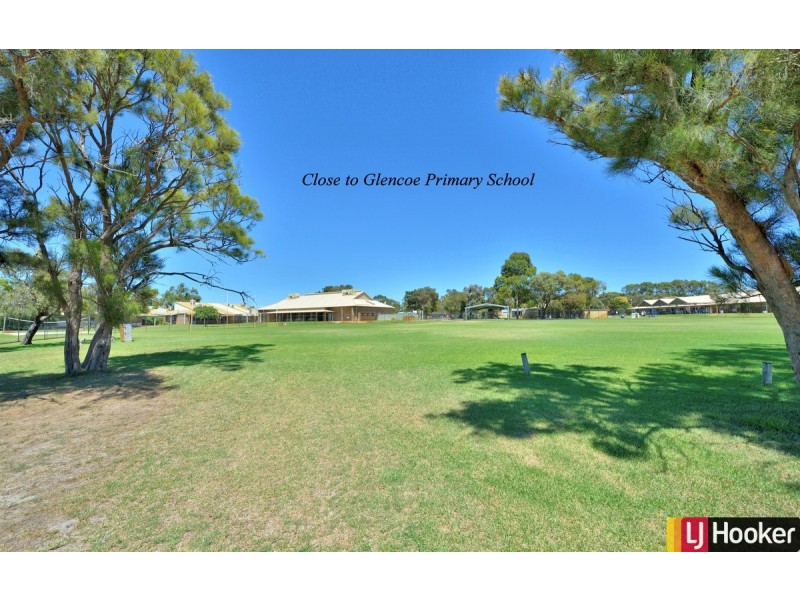 8 Brigadoon Close, Halls Head WA 6210