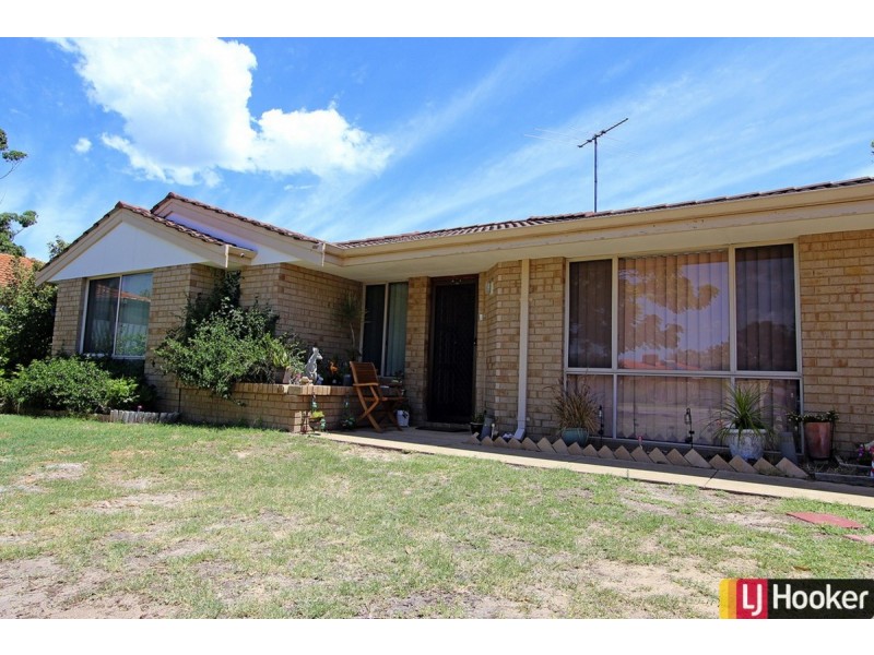 15 Balmoral Parade, Halls Head WA 6210